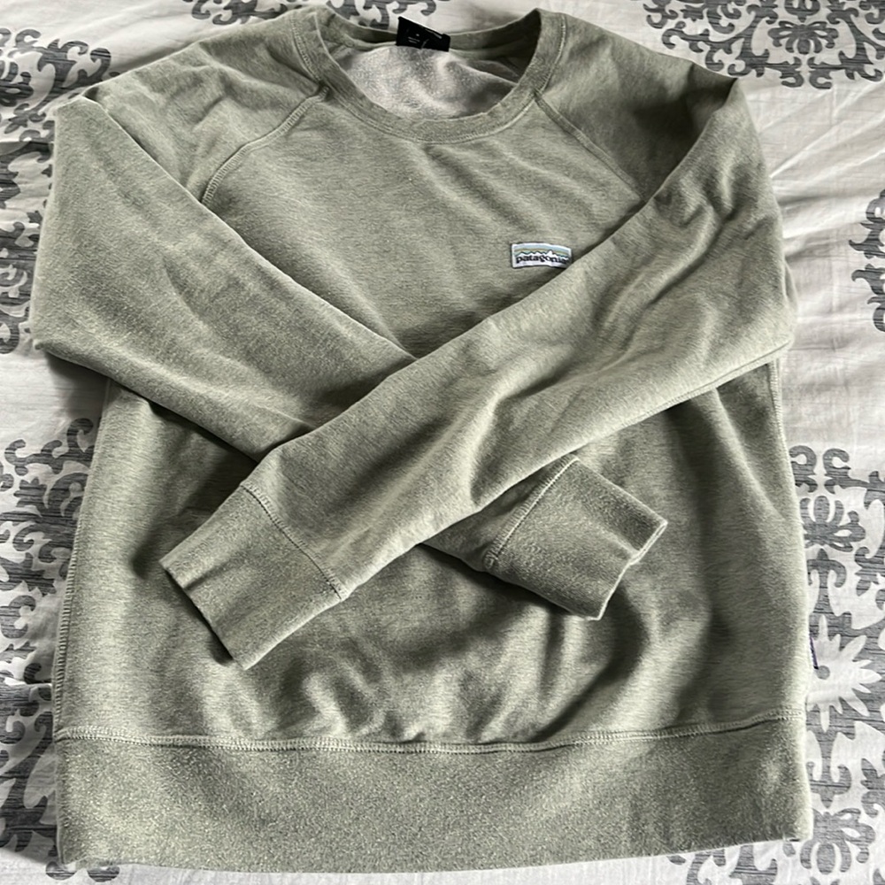 Patagonia crew neck sweatshirt